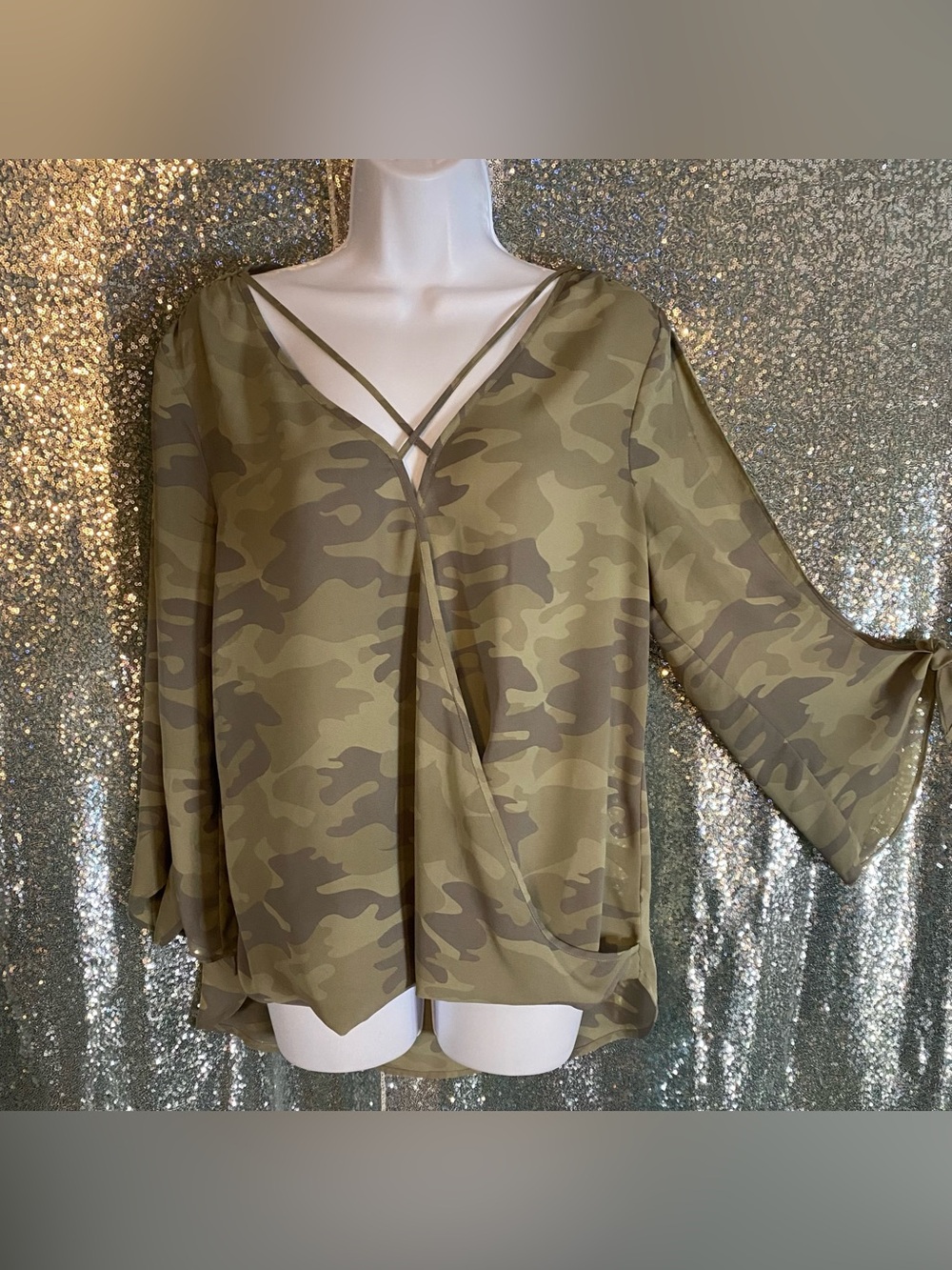 Bold Elements Camo Cold Shoulder Tie Sleeve Blouse | Olive Military Boho M